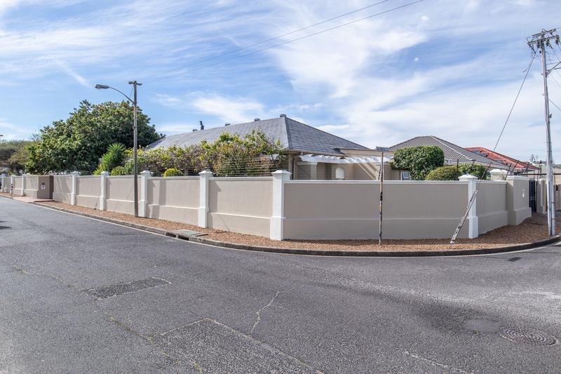 6 Bedroom Property for Sale in Plumstead Western Cape